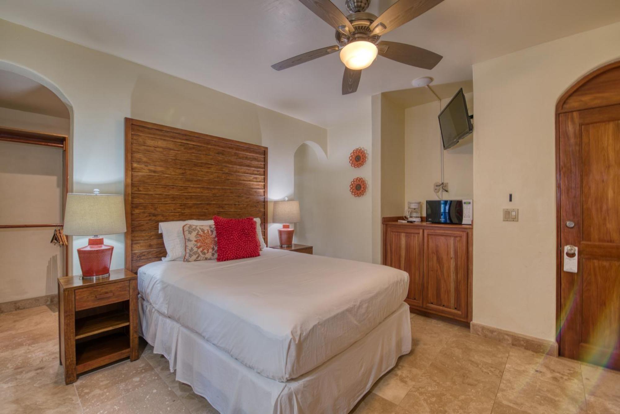 Caribe Tesoro Hotel West Bay Ngoại thất bức ảnh
