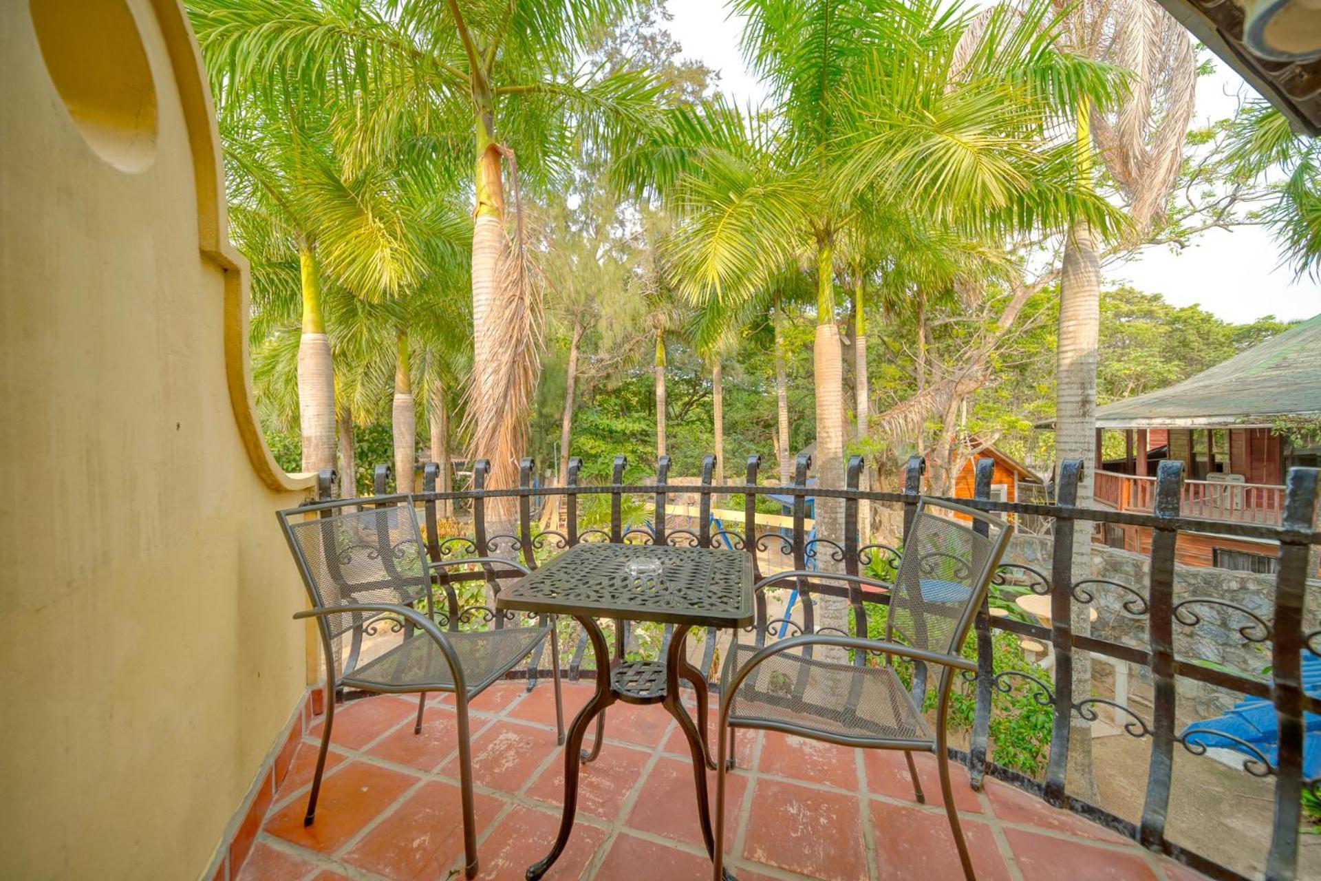 Caribe Tesoro Hotel West Bay Ngoại thất bức ảnh