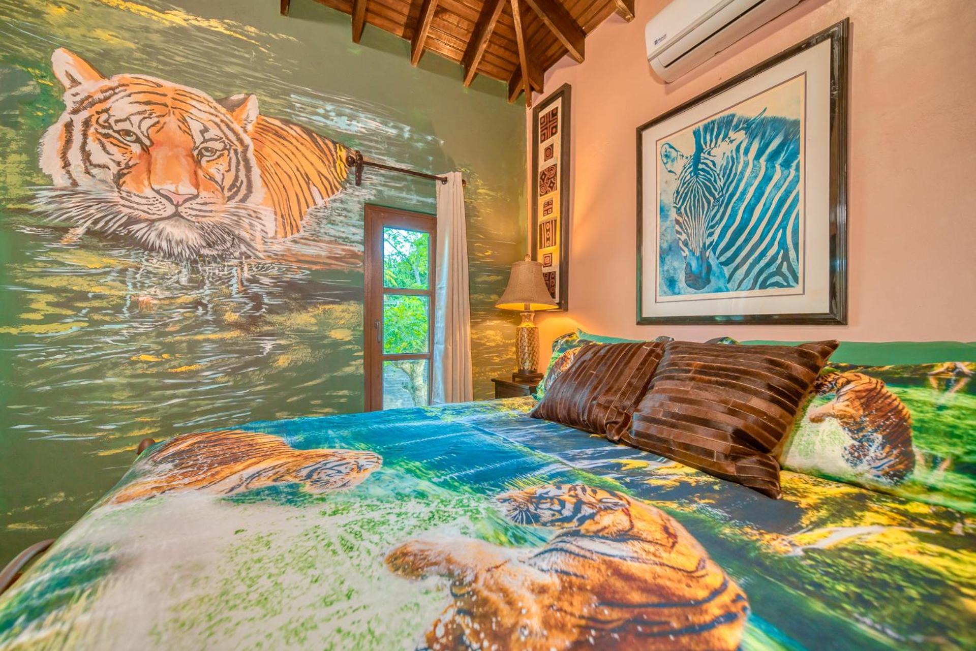 Caribe Tesoro Hotel West Bay Ngoại thất bức ảnh