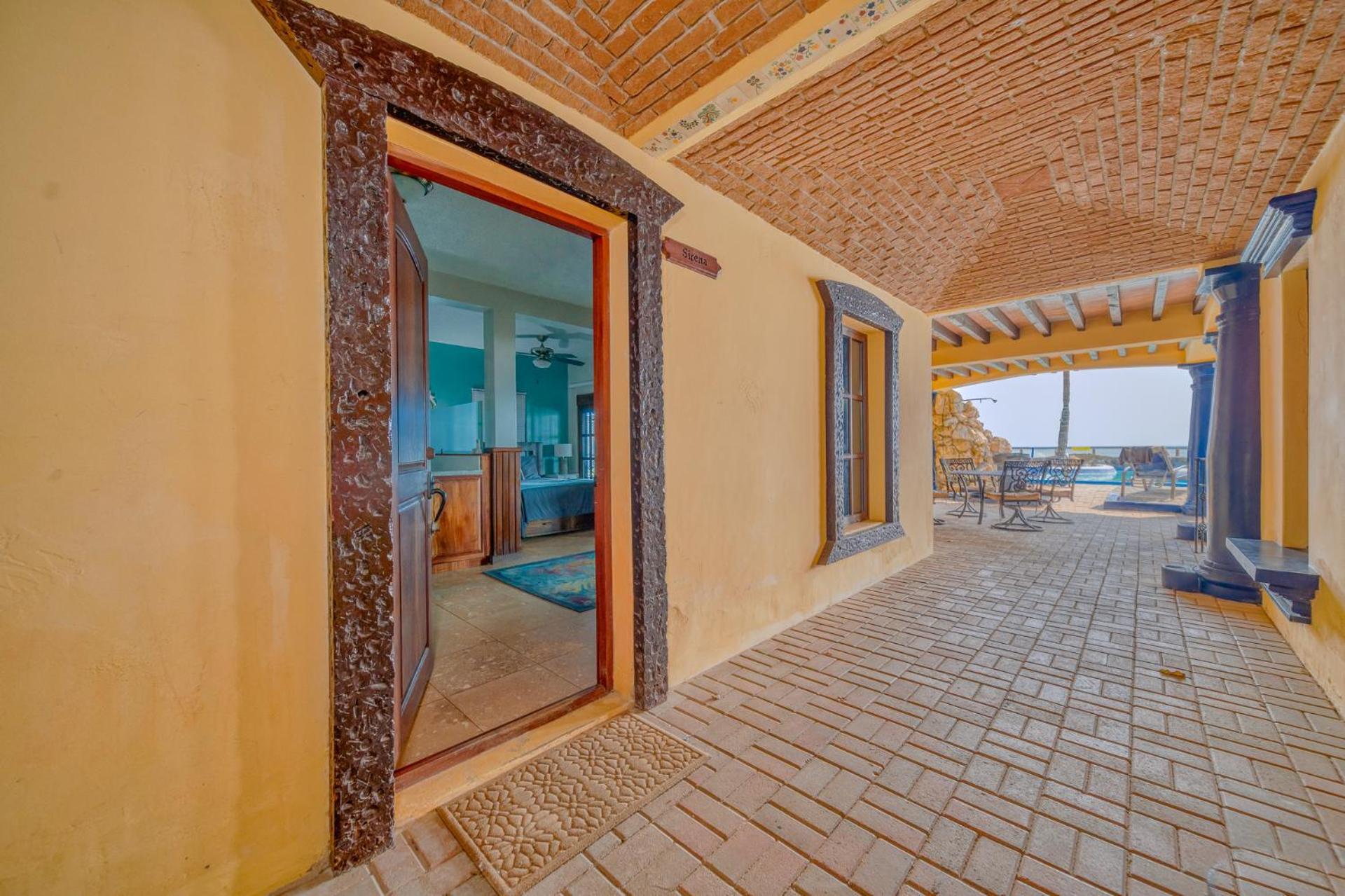 Caribe Tesoro Hotel West Bay Ngoại thất bức ảnh